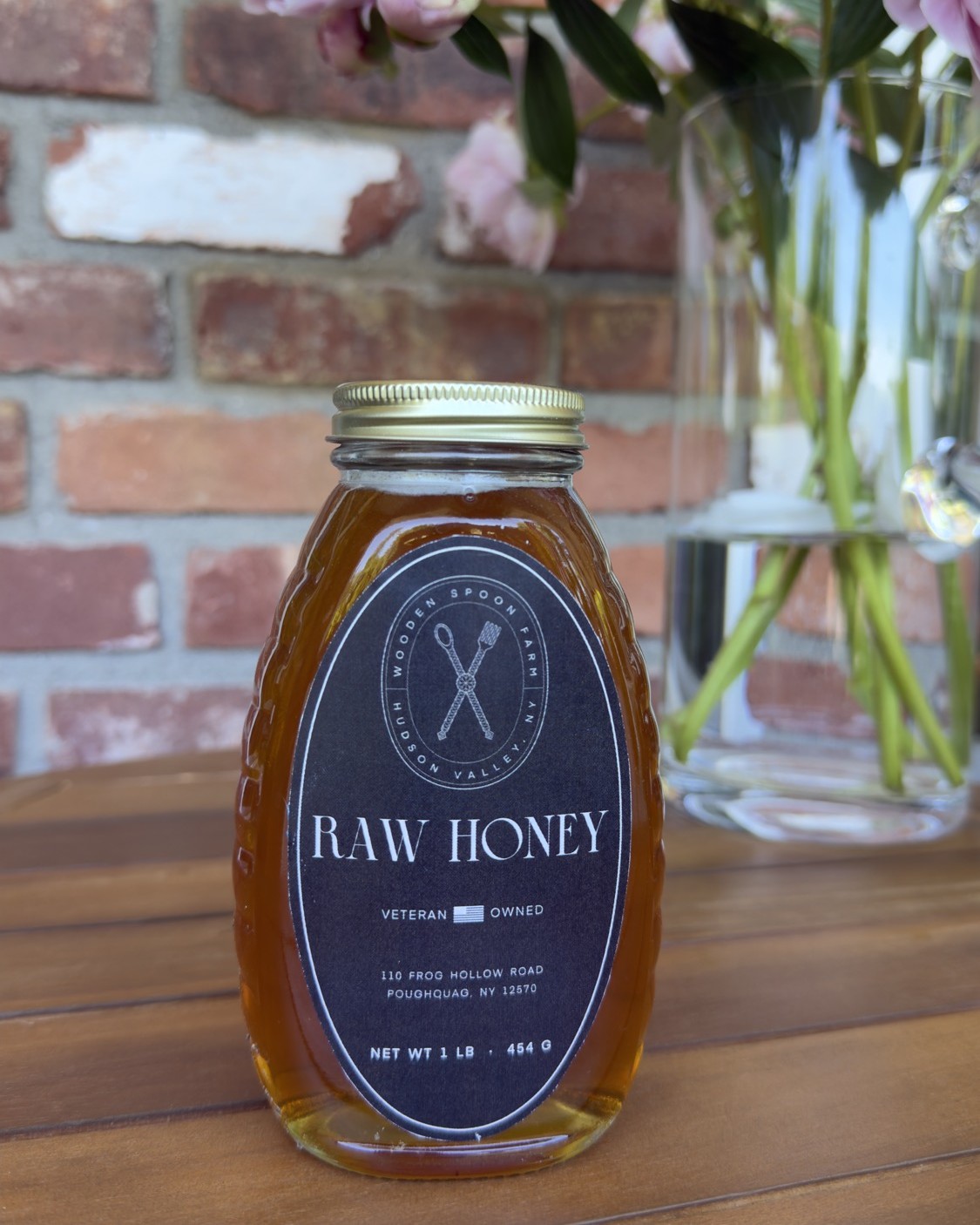 The Classic — 1 lb raw honey in a classic glass jar
